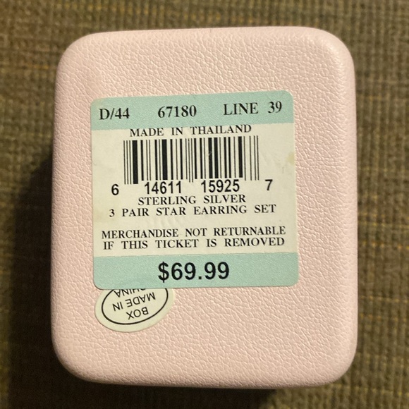 New with tags and box sterling silver 3 pairs of sterling silver earrings - Picture 4 of 4